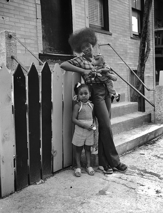 Woman with Kids 152 4x5